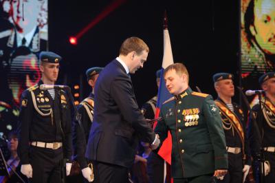 Павел Малков вручил региональные награды ветеранам и офицерам Вооружённых сил